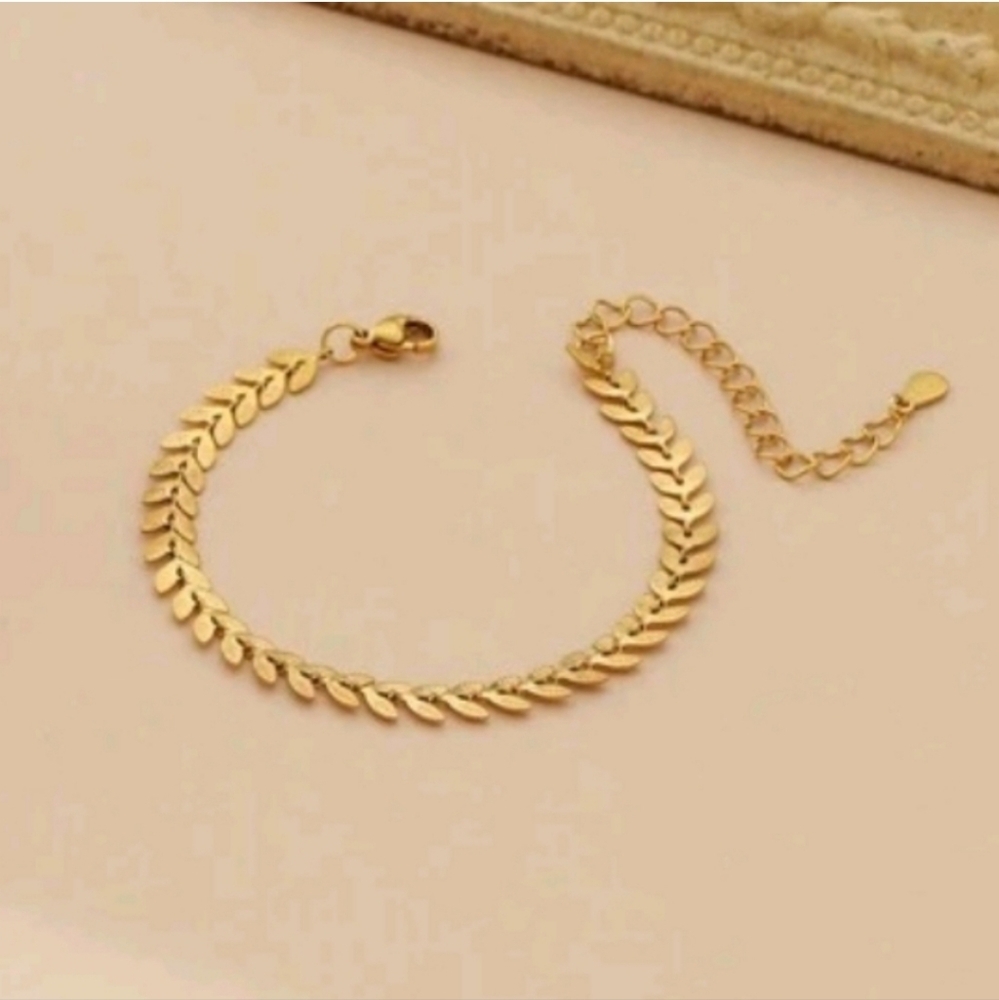 NEW 18k Gold Plated Leaflet Stainless Steel Chain Bracelet